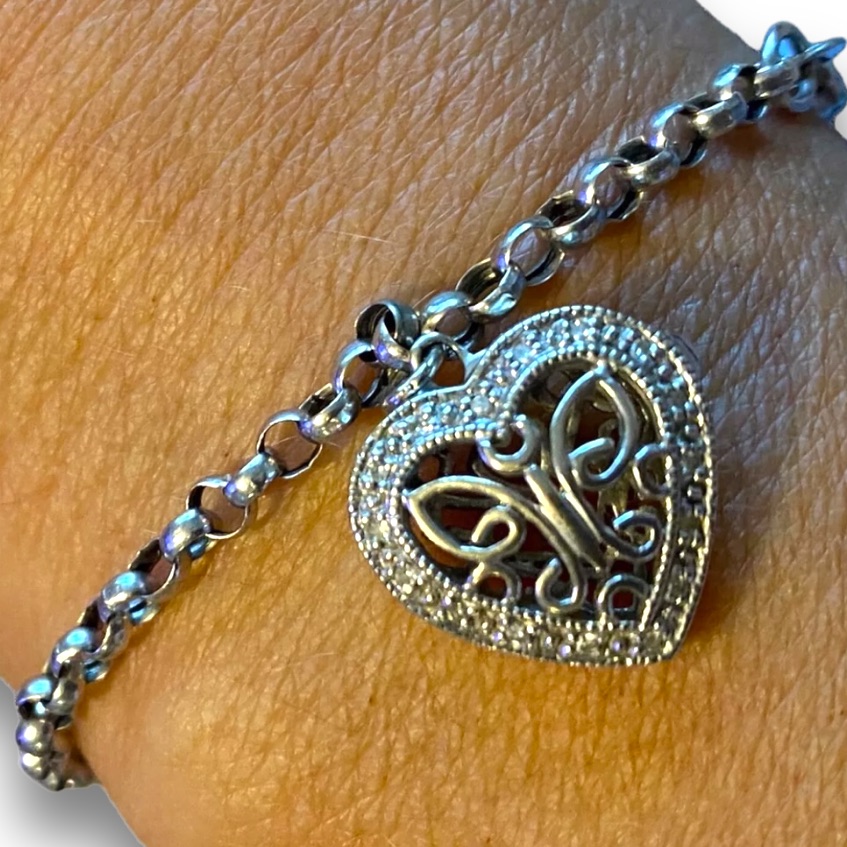 Beautiful Vintage Estate 10k White Gold Unique Heart Locket Charm 7 Bracelet